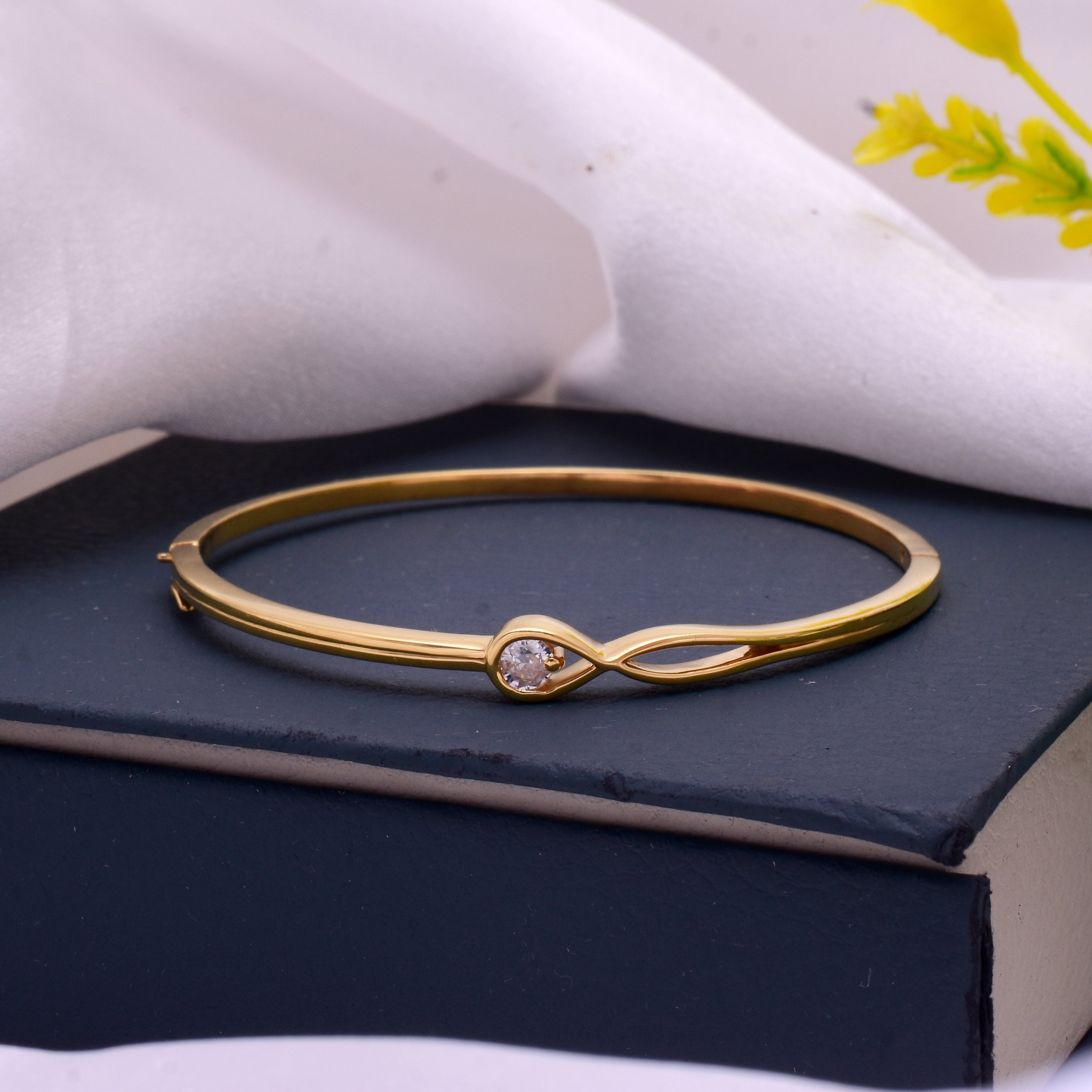 Golden Infinity Spark Bracelet